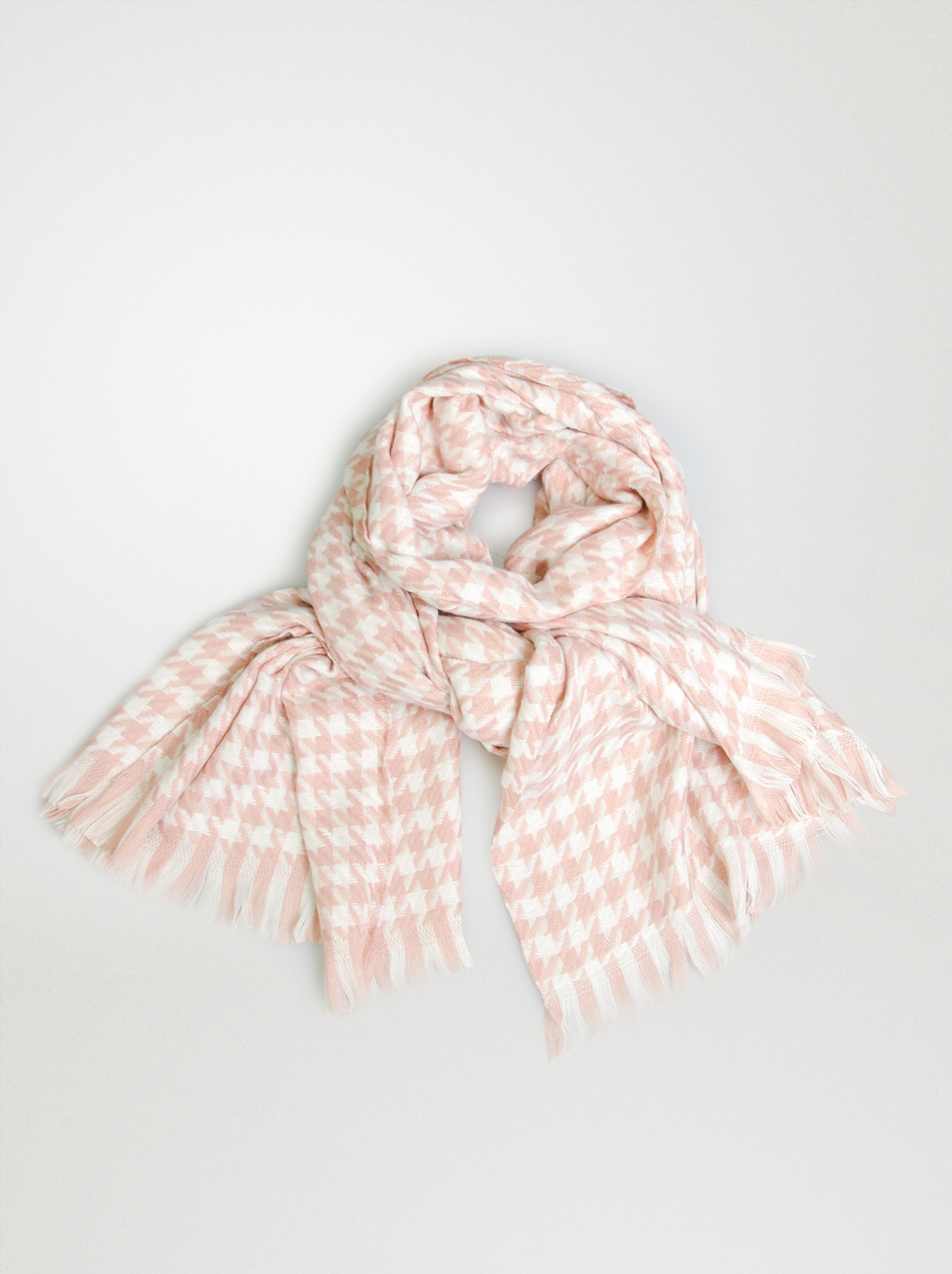 Houndstooth scarf image 1