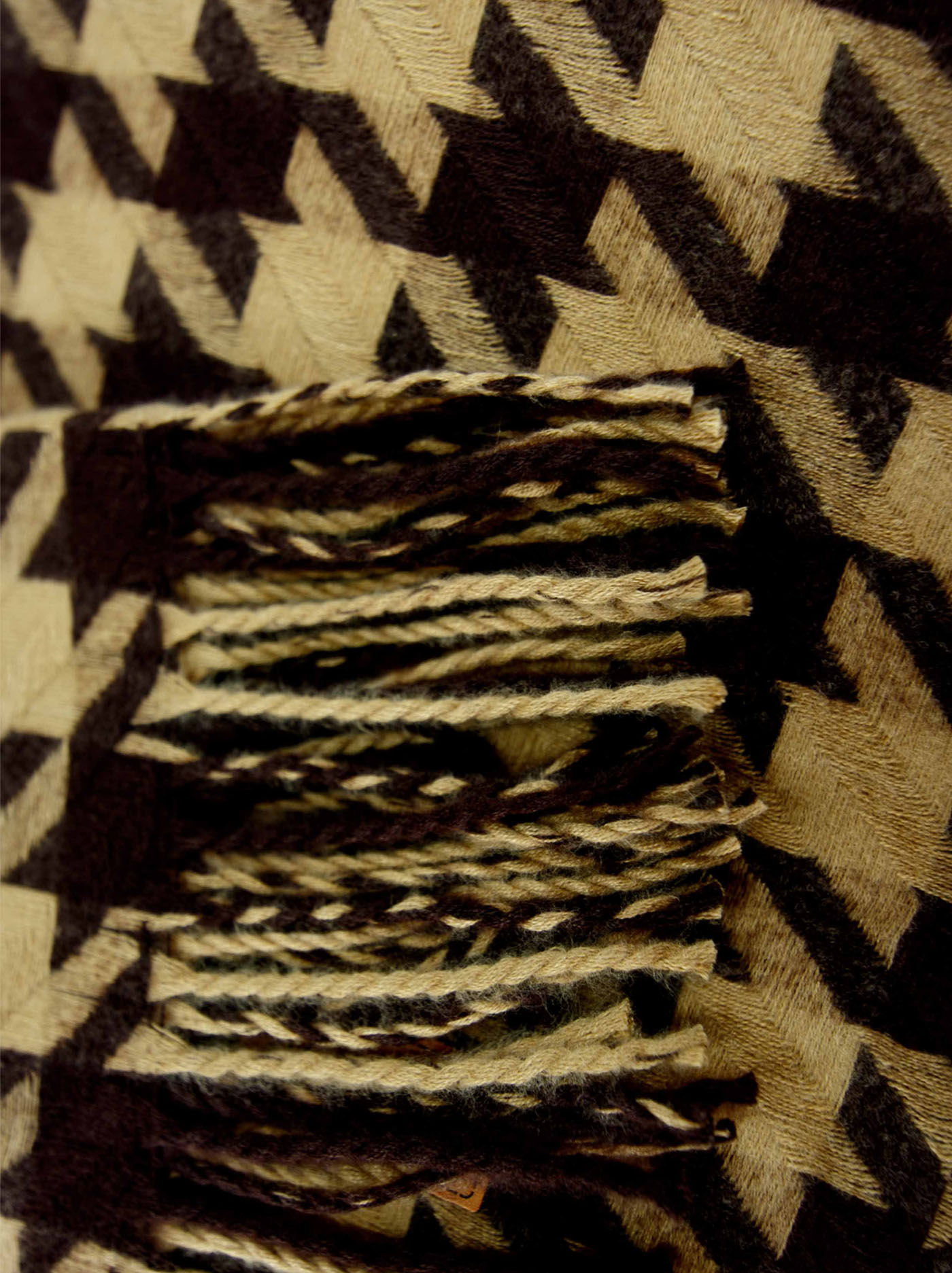 Scarf with pattern image 3