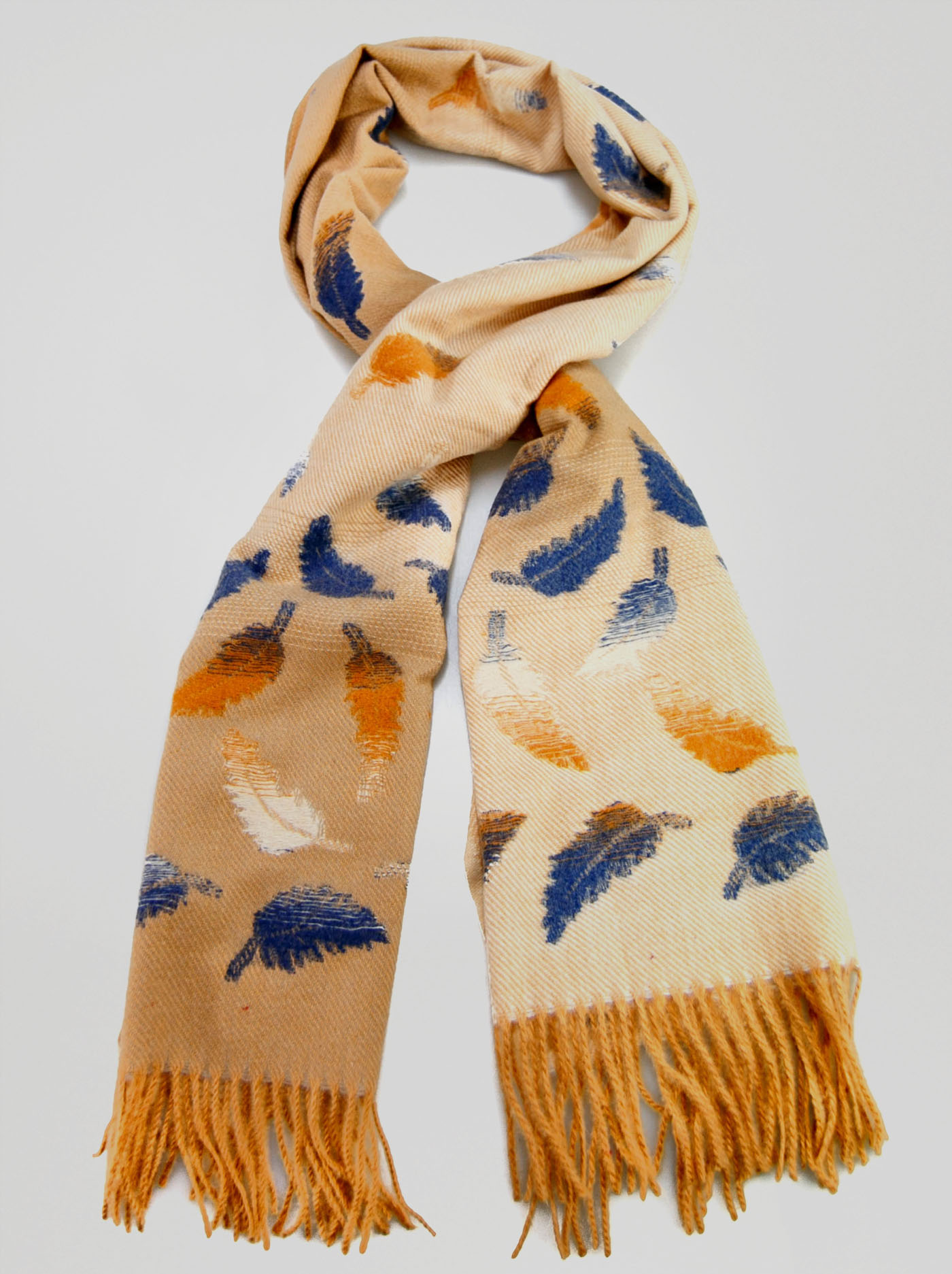 Scarf with pattern image 1