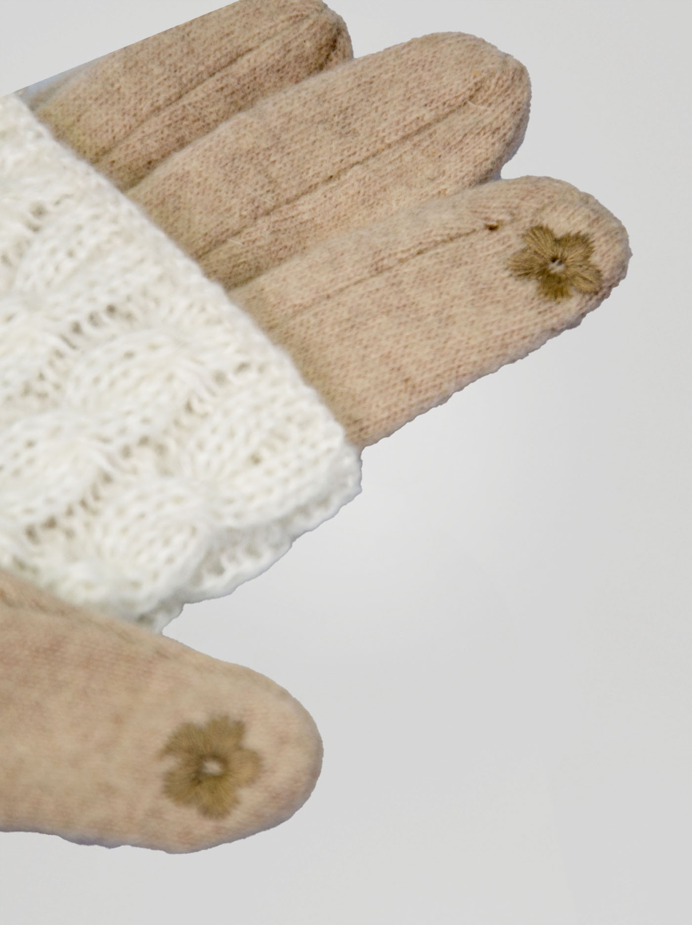 Two-piece gloves image 4