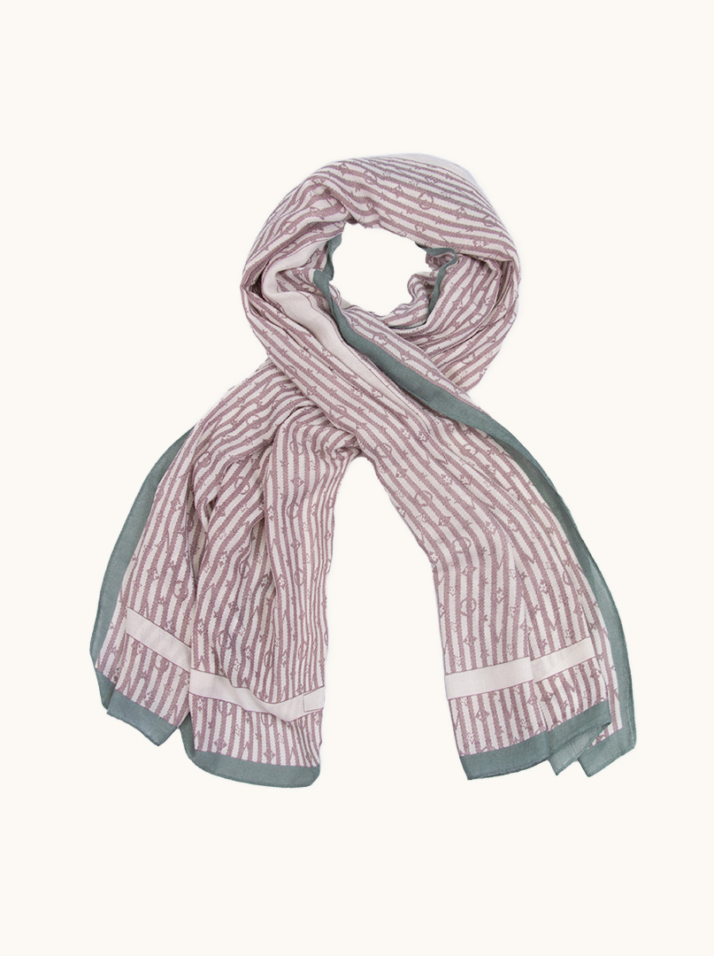 Scarf with pattern image 1