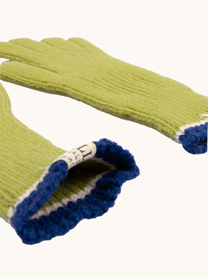 Gloves image 2