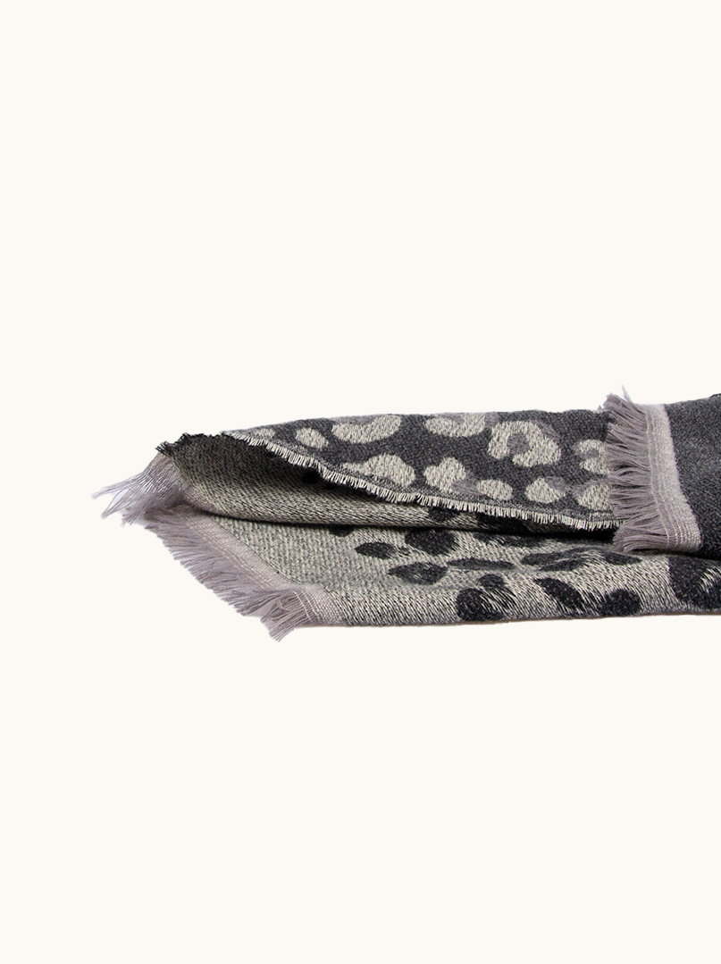 Scarf image 4