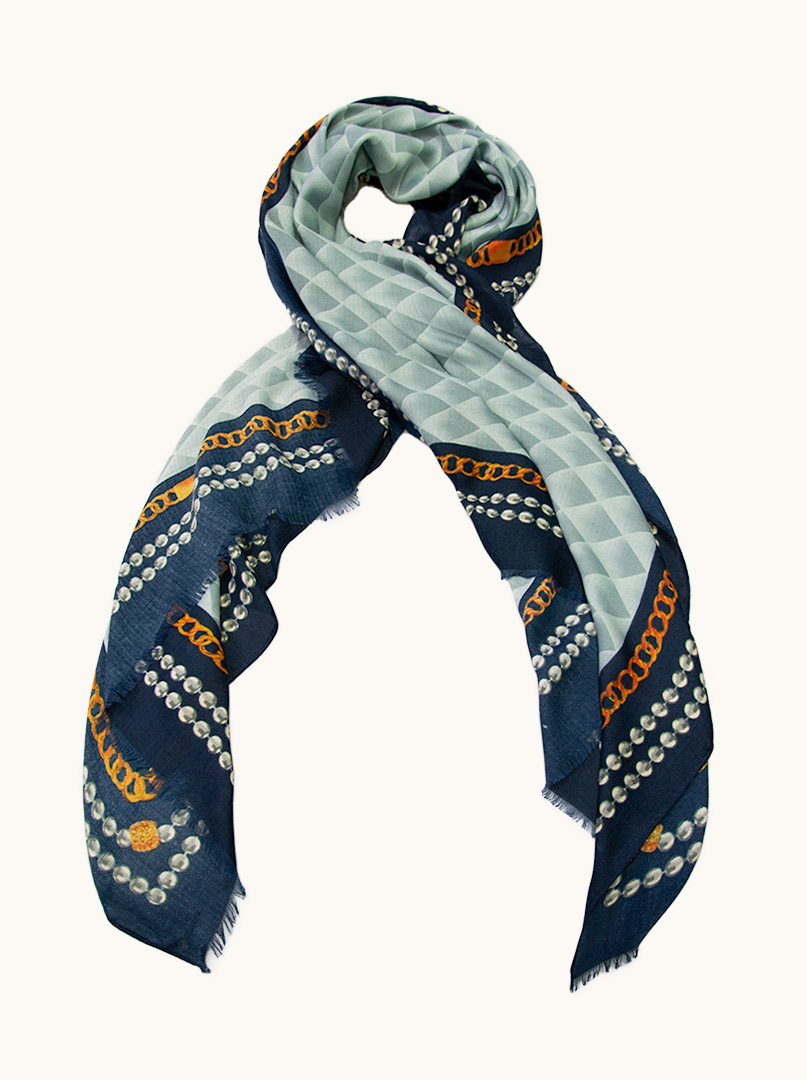 Scarf with pattern image 1