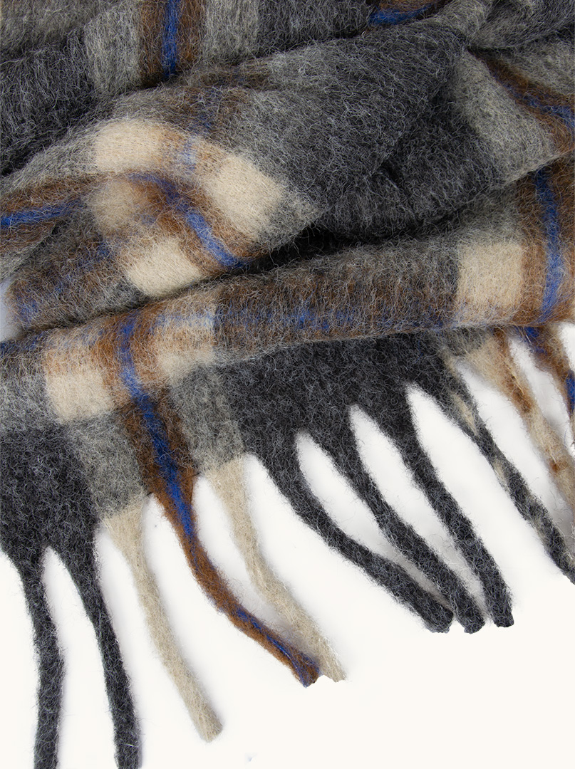 Checked scarf with tassels 40cm x200cm image 4