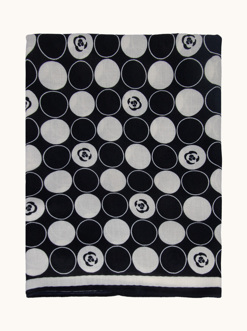 Light black and white scarf with a geometric pattern and roses 65cm x 180cm image 2