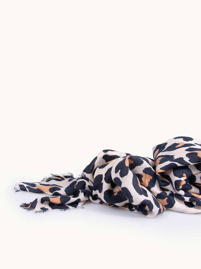 Scarf 100% viscose in black and brown leopard print 90 cm x 180 cm image 4