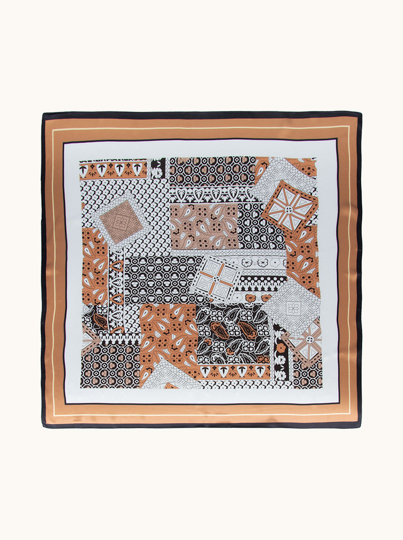 Large silk scarf with geometric pattern beige and black 88x88 cm  image 2