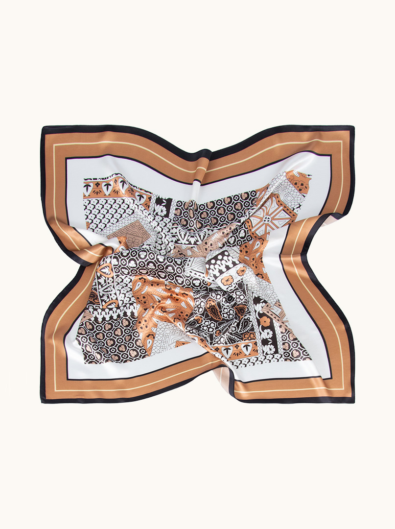Large silk scarf with geometric pattern beige and black 88x88 cm  image 3