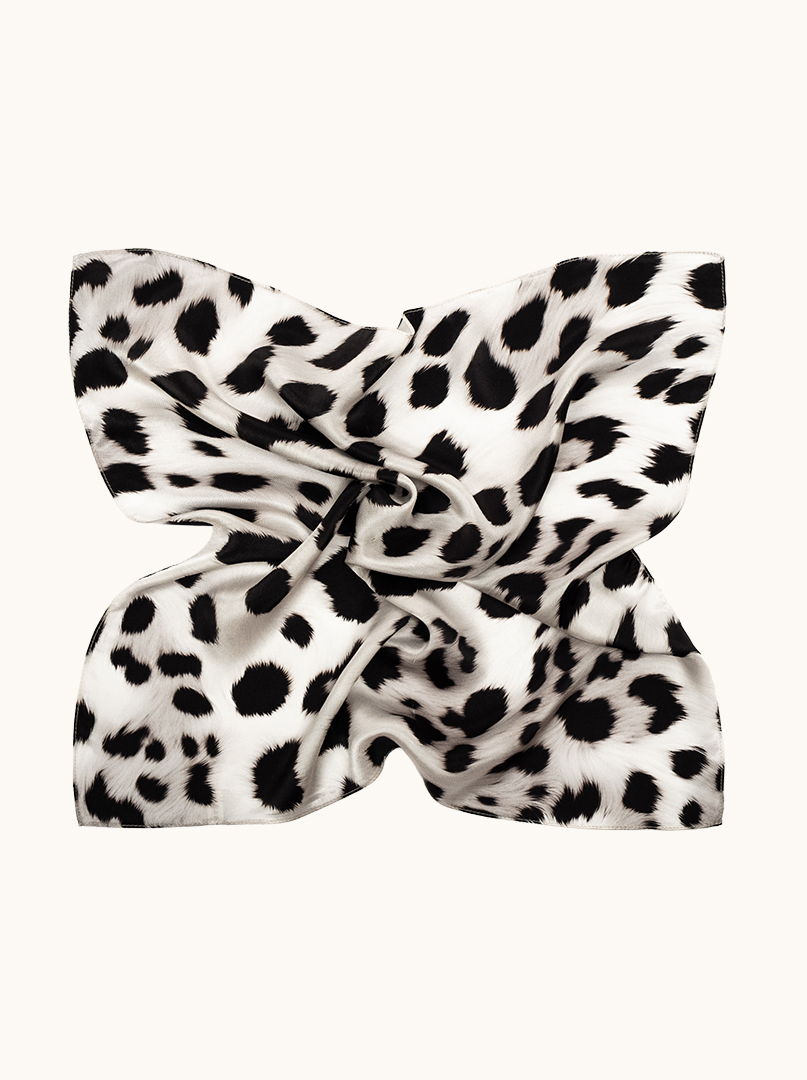 Small silk scarf LUNA NERA 53x53 cm PREMIUM image 4