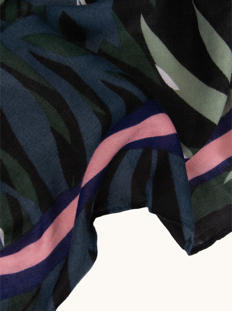 Light boho scarf with leaf motif 90 cm x 190 cm image 4