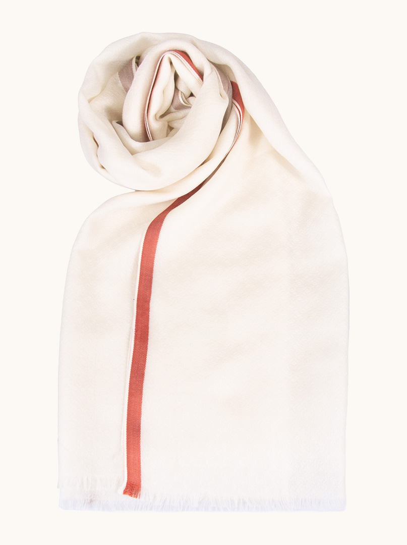 Ecru cashmere scarf with contrasting trim - luxurious lightness and minimalism PREMIUM image 4