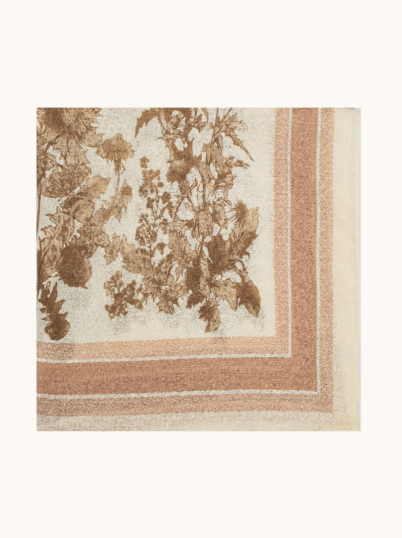 Lightweight pink scarf with botanical motif, 100% viscose, 70x180 cm image 2