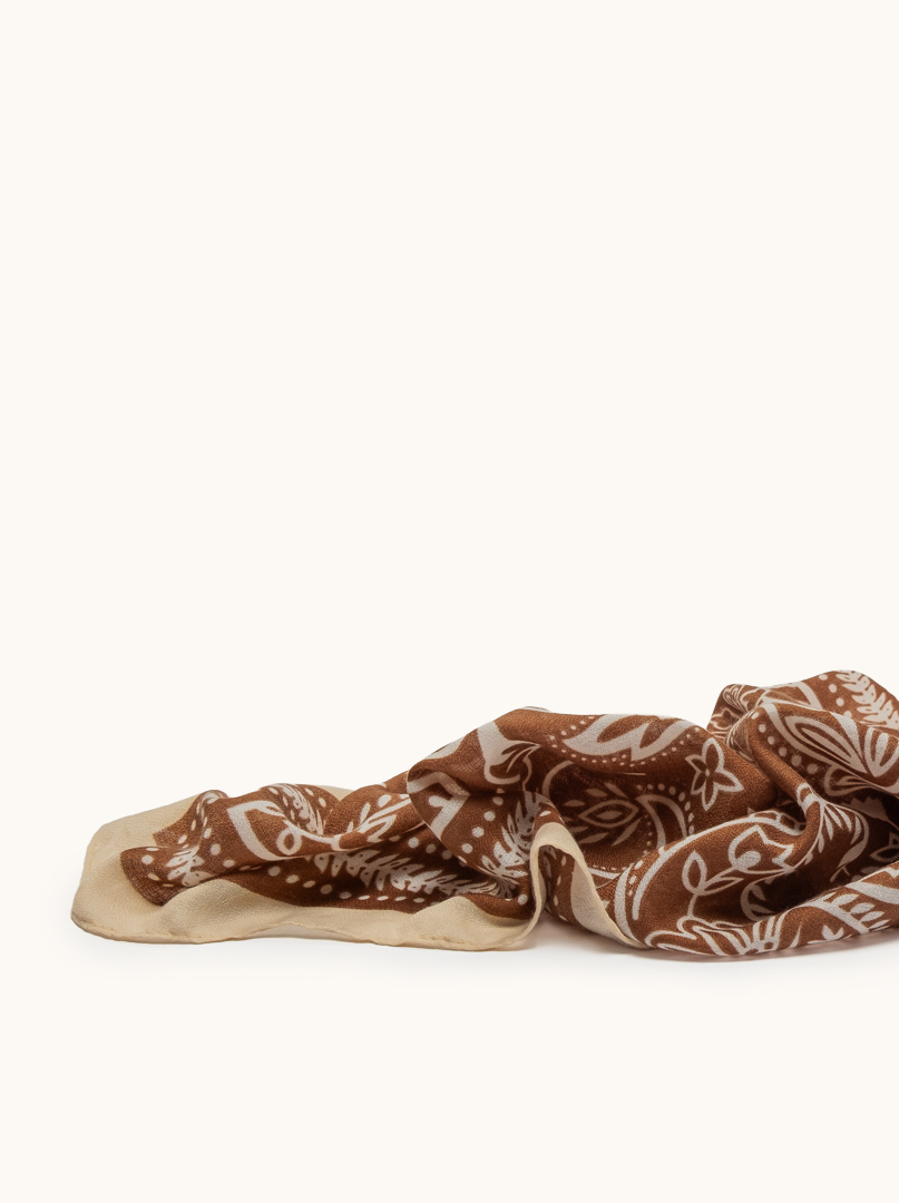 Lightweight caramel scarf with paisley pattern, 100% viscose, 70x180 cm image 4