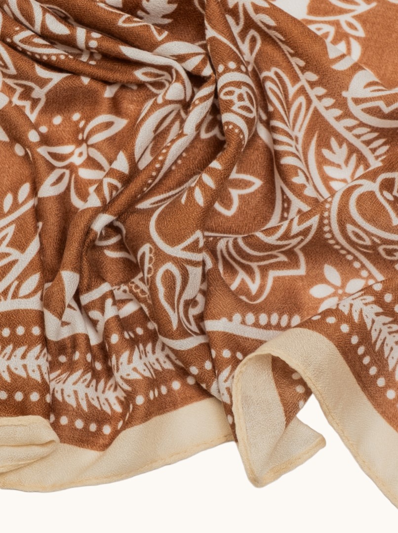 Lightweight caramel scarf with paisley pattern, 100% viscose, 70x180 cm image 3