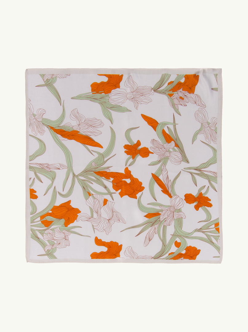 Silk gavroshka in irises 53 cm x 53 cm PREMIUM image 4
