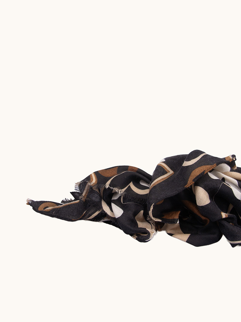 Warm red scarf with short fringes, 80x200 cm image 3