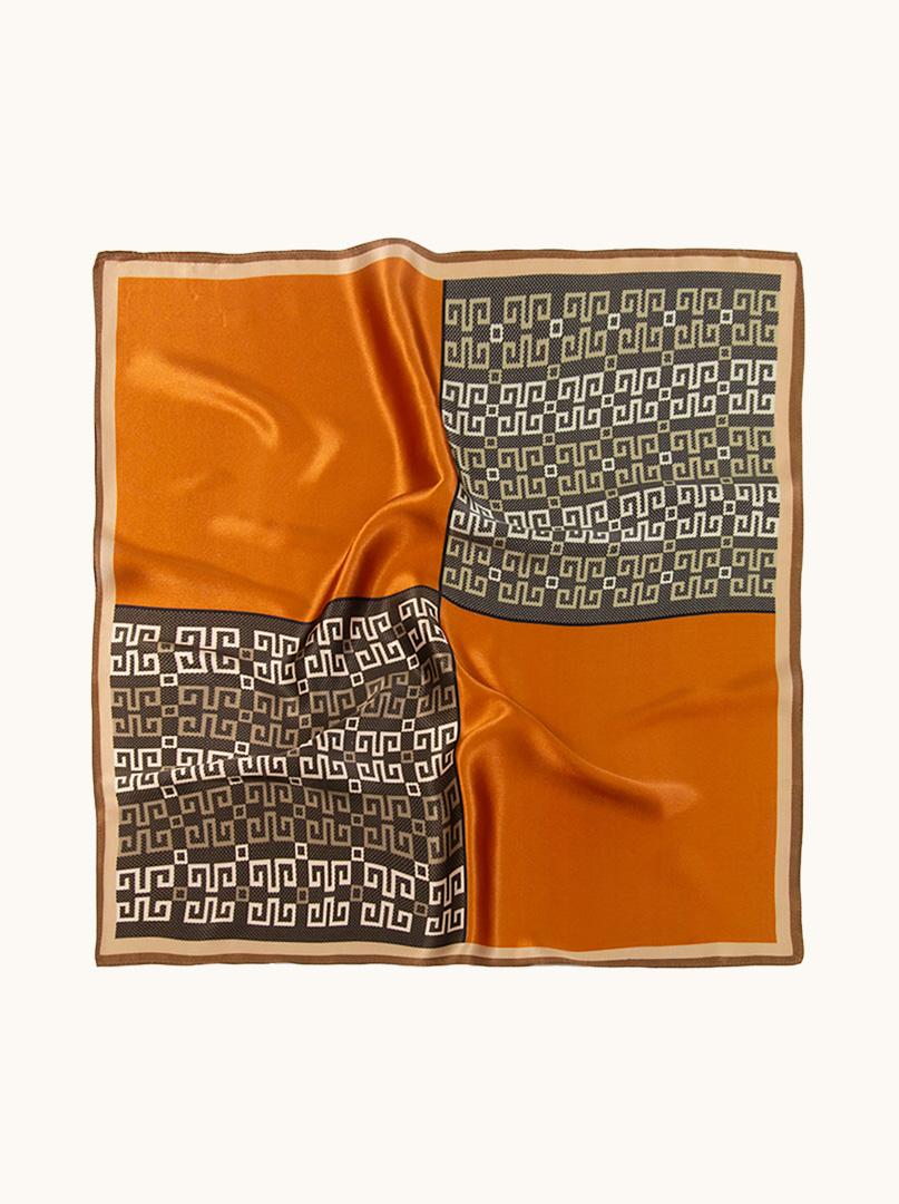 Silk gavroshka in shades of amber 53 cm x 53 cm image 3
